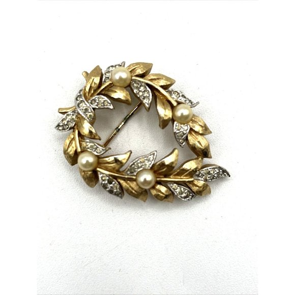 Vintage PANETTA Brooch Rhinestones Faux Pearl Wreath Swirl Pin Brooch - Picture 10 of 10